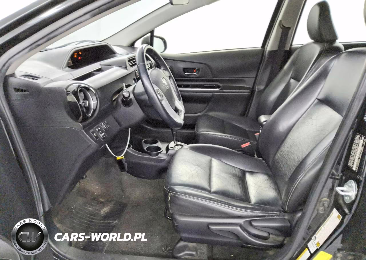 2017 Toyota Prius C Four VIN:JTDKDTB30H1592687 - 7