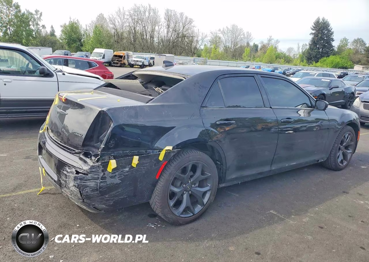 2022 Chrysler 300 Touring L VIN:2C3CCADG8NH178988 - 3
