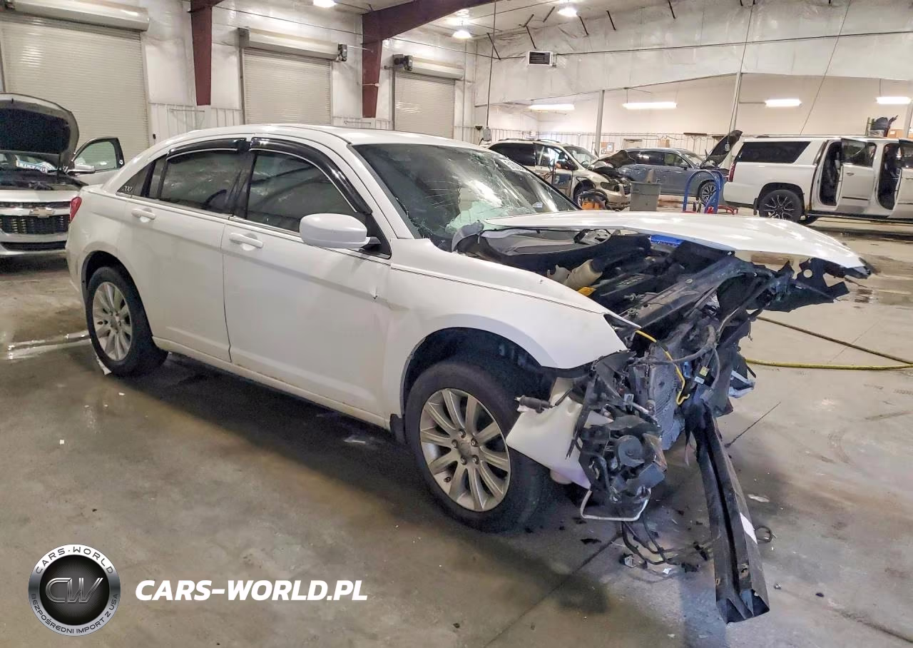 2014 Chrysler 200 Touring VIN:1C3CCBBB6EN112007 - 4