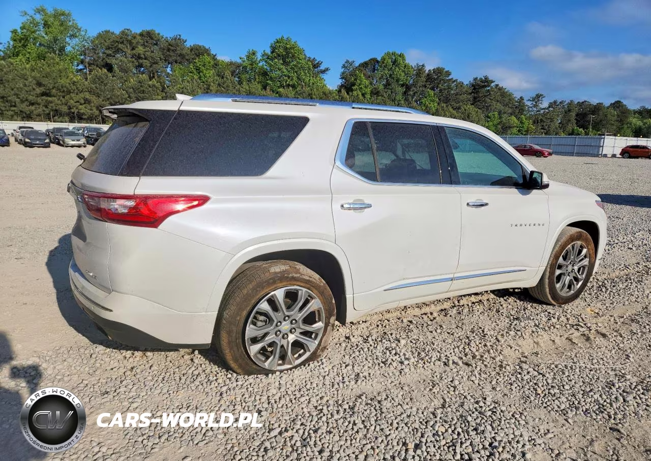 2021 Chevrolet Traverse Premier VIN:1GNERKKW9MJ270277 - 3