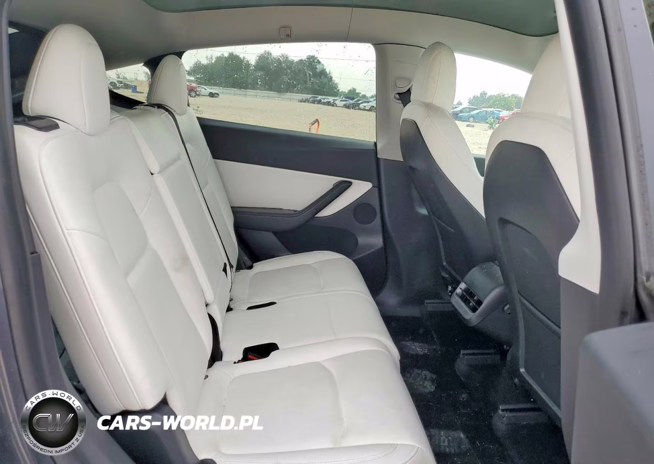 2021 Tesla Model Y VIN:5YJYGAEE2MF295120 - 10