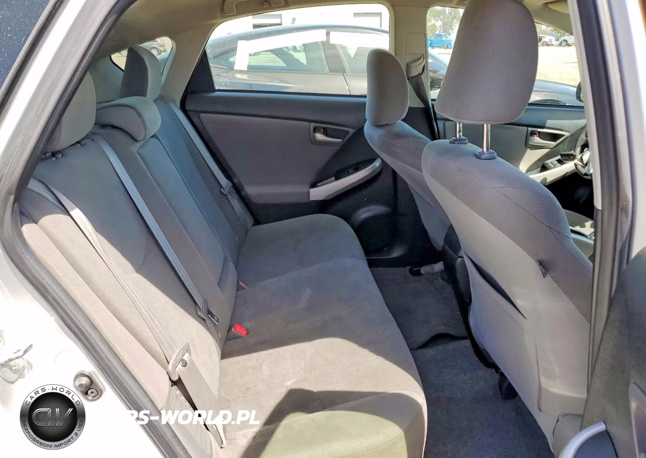 2013 Toyota Prius Three VIN:JTDKN3DU1D5650134 - 10