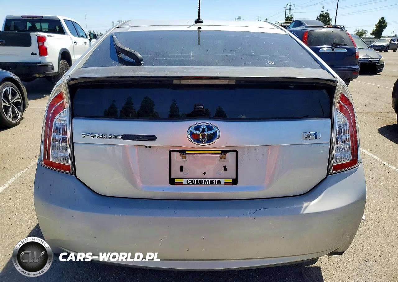 2013 Toyota Prius Three VIN:JTDKN3DU1D5650134 - 6