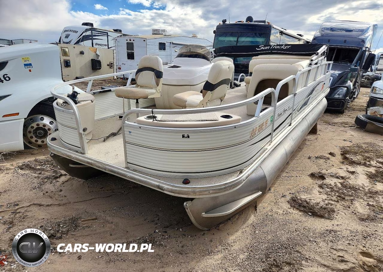 2010 Sun Tracker Boat W-Trl VIN:BUJ124271910 - 2