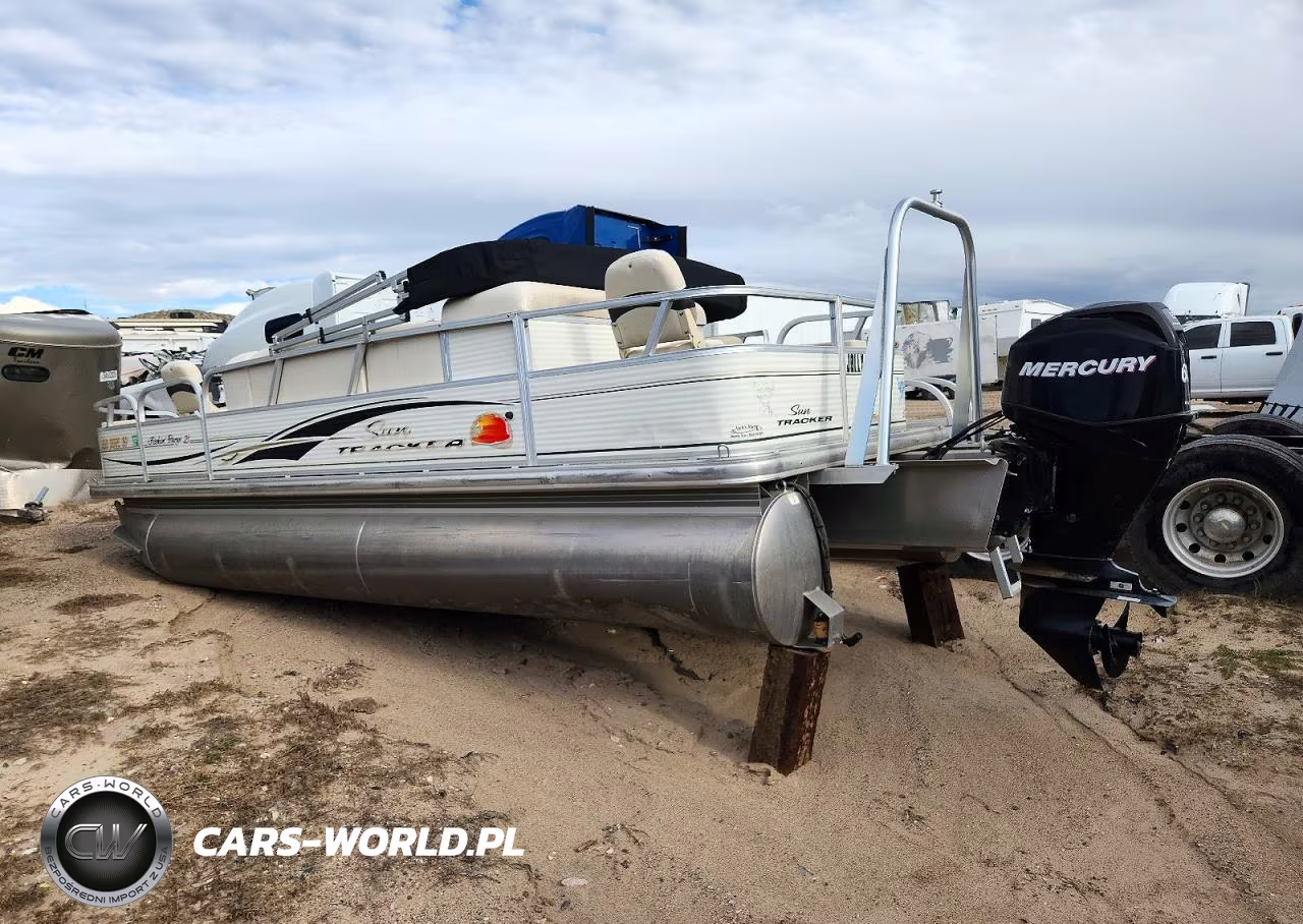 2010 Sun Tracker Boat W-Trl VIN:BUJ124271910 - 3
