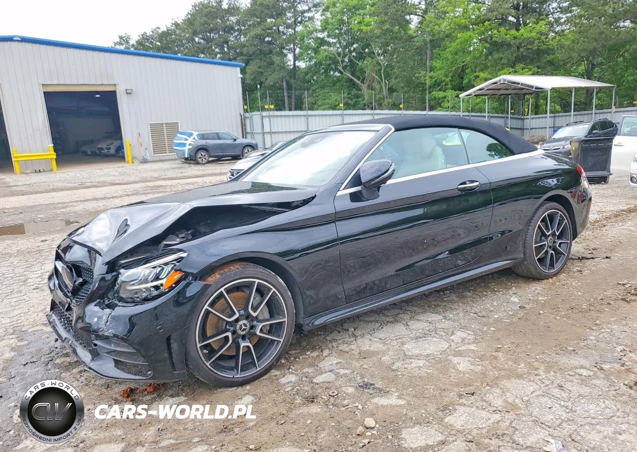 2023 Mercedes-Benz C 300 4Matic – zdjęcie 1 z 12