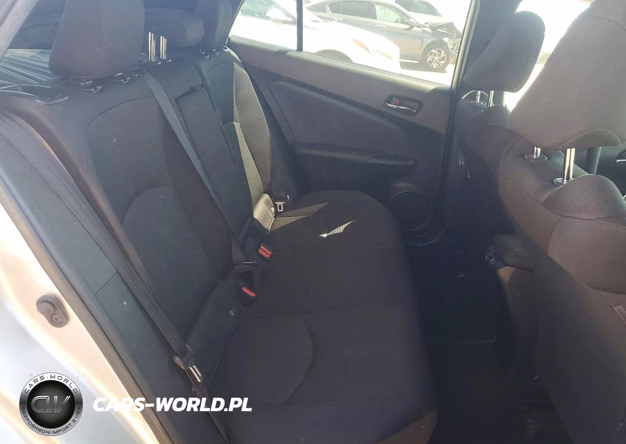 2021 Toyota Prius L Eco VIN:JTDKAMFU7M3139747 - 10