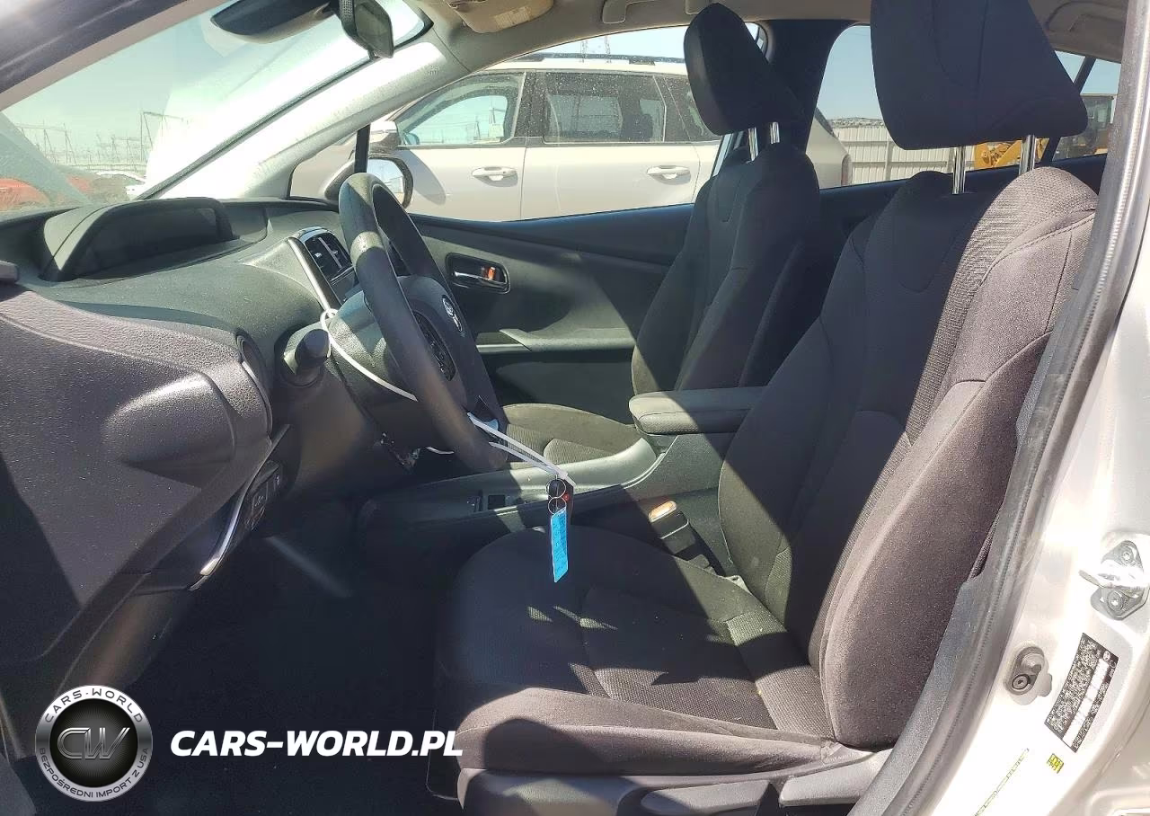 2021 Toyota Prius L Eco VIN:JTDKAMFU7M3139747 - 7