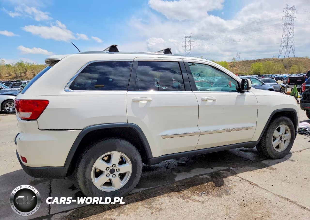 2012 Jeep Grand Cherokee Laredo VIN:1C4RJFAG0CC223726 - 3