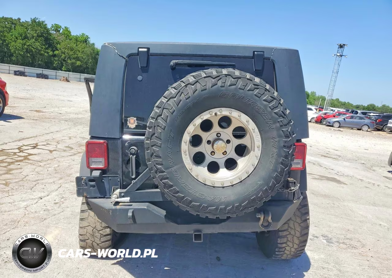 2010 Jeep Wrangler Unlimited Rubicon VIN:1J4BA6H11AL113018 - 6