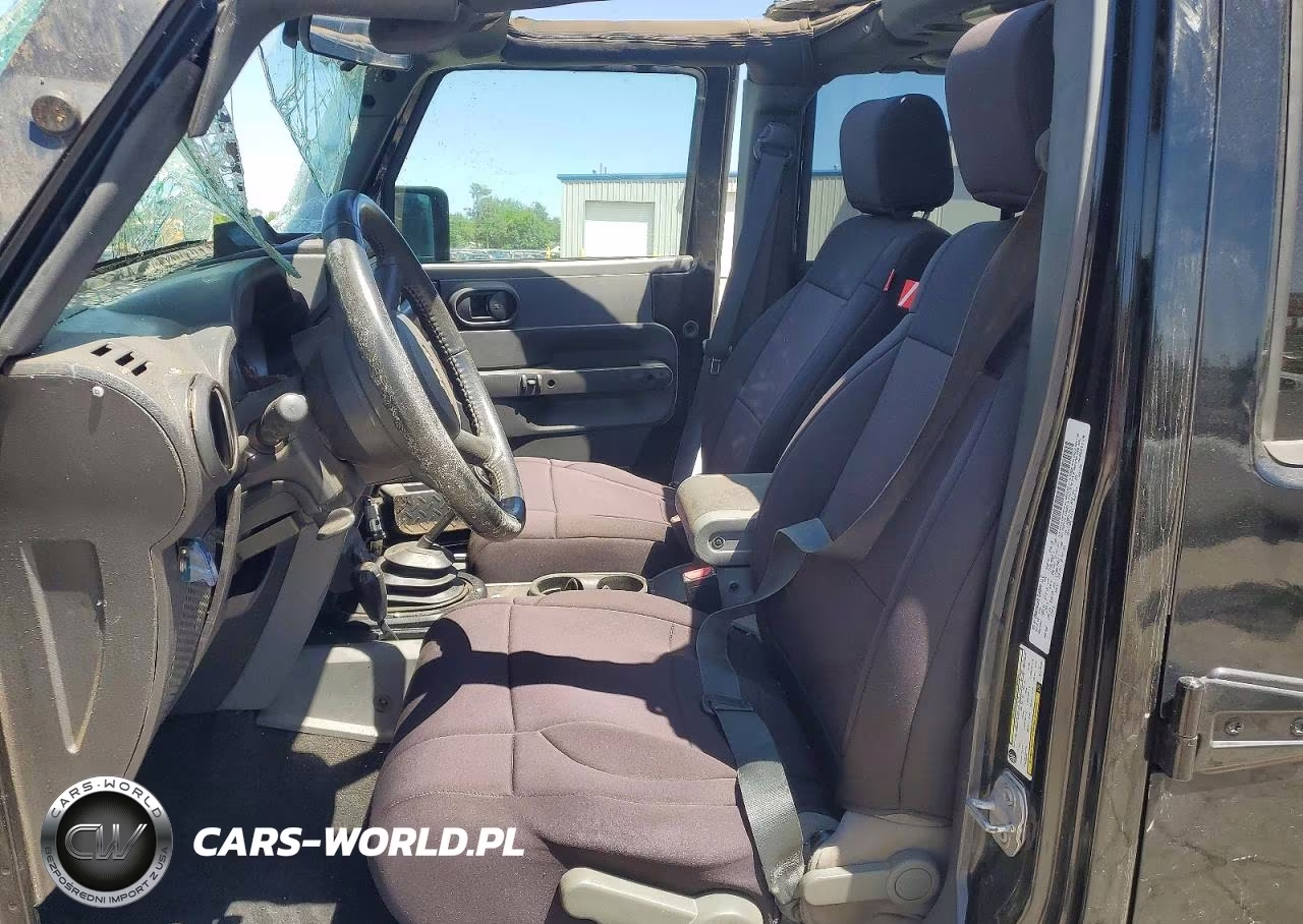 2010 Jeep Wrangler Unlimited Rubicon VIN:1J4BA6H11AL113018 - 7