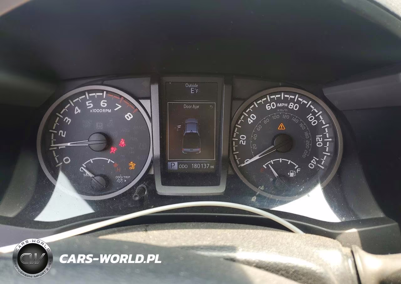 2018 Toyota Tacoma Trd Off-Road VIN:5TFAZ5CN2JX058845 - 9