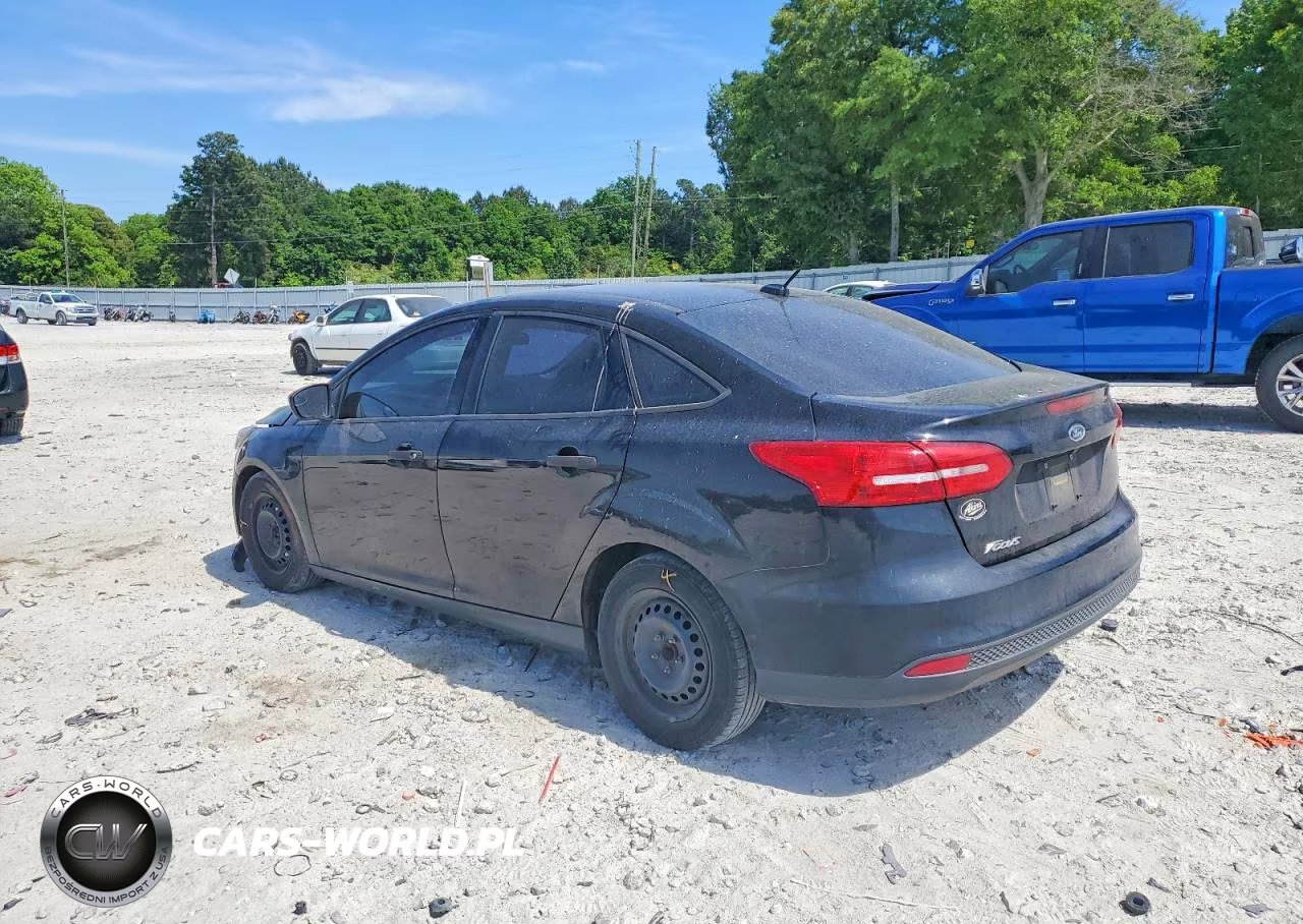2018 Ford Focus S VIN:1FADP3E21JL299044 - 3