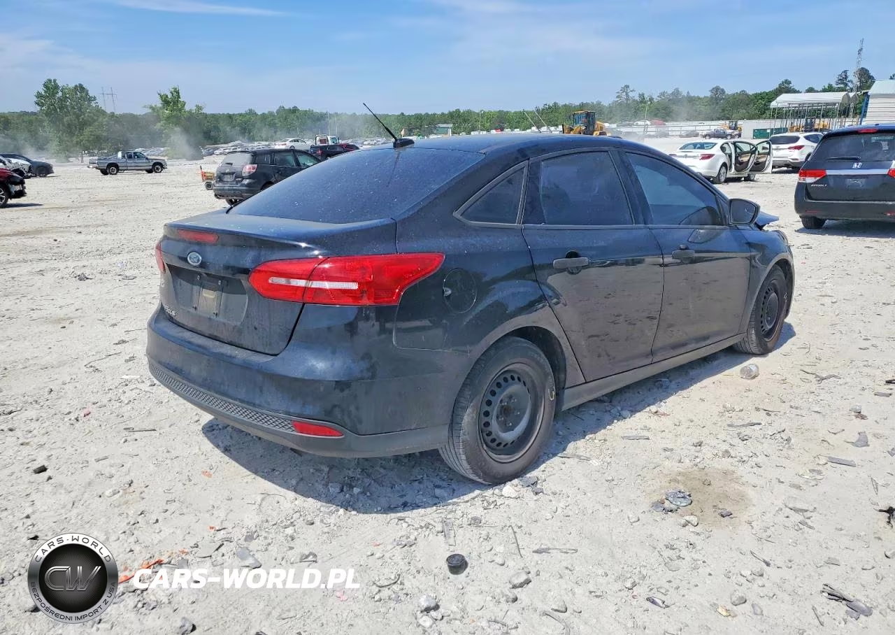 2018 Ford Focus S VIN:1FADP3E21JL299044 - 4