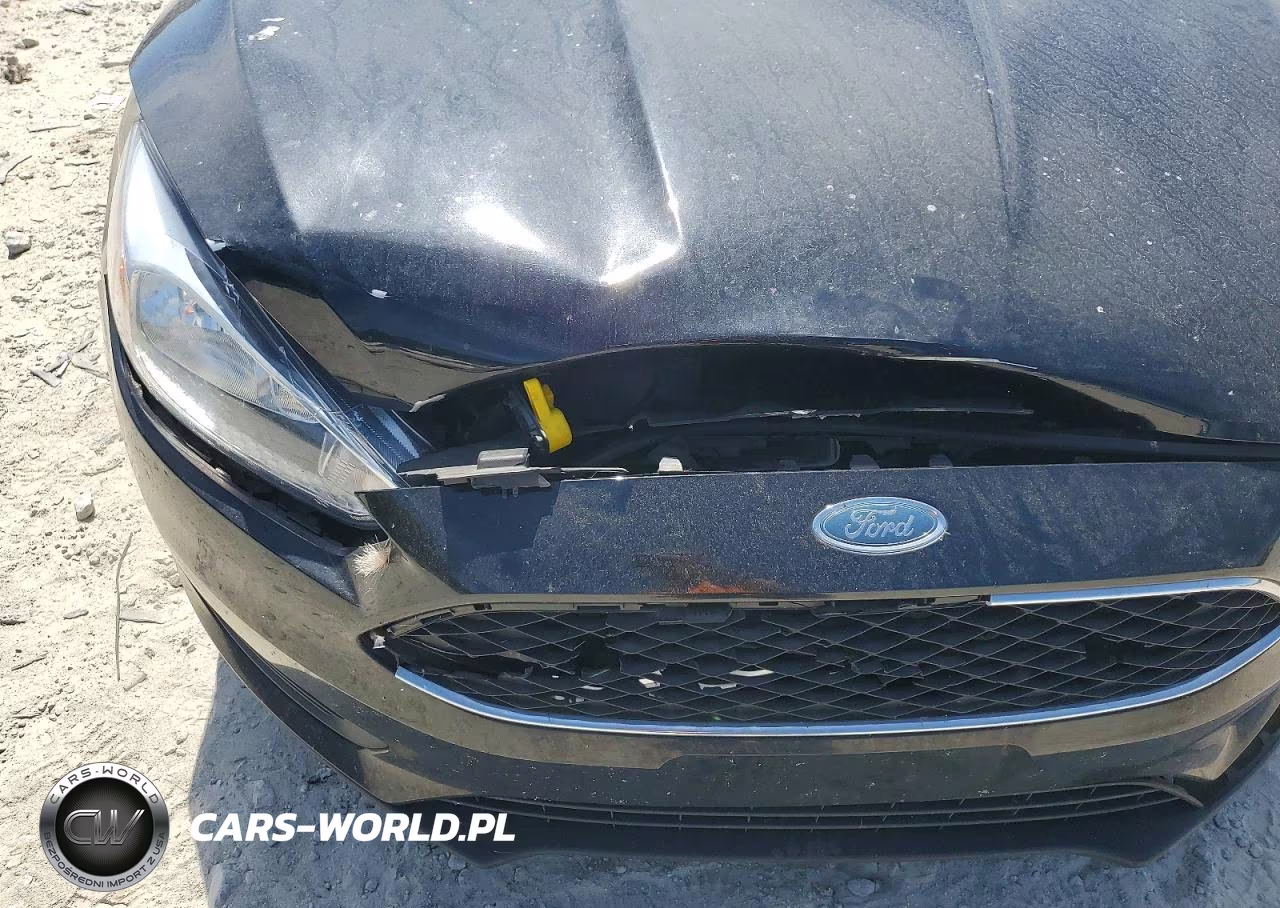2018 Ford Focus S VIN:1FADP3E21JL299044 - 9