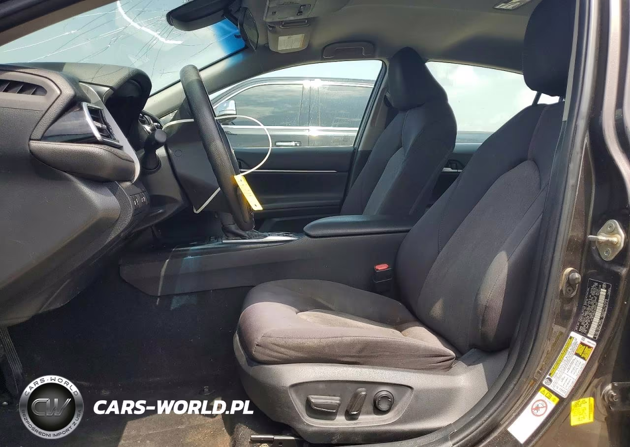2018 Toyota Camry Le VIN:4T1B31HK0JU502993 - 7