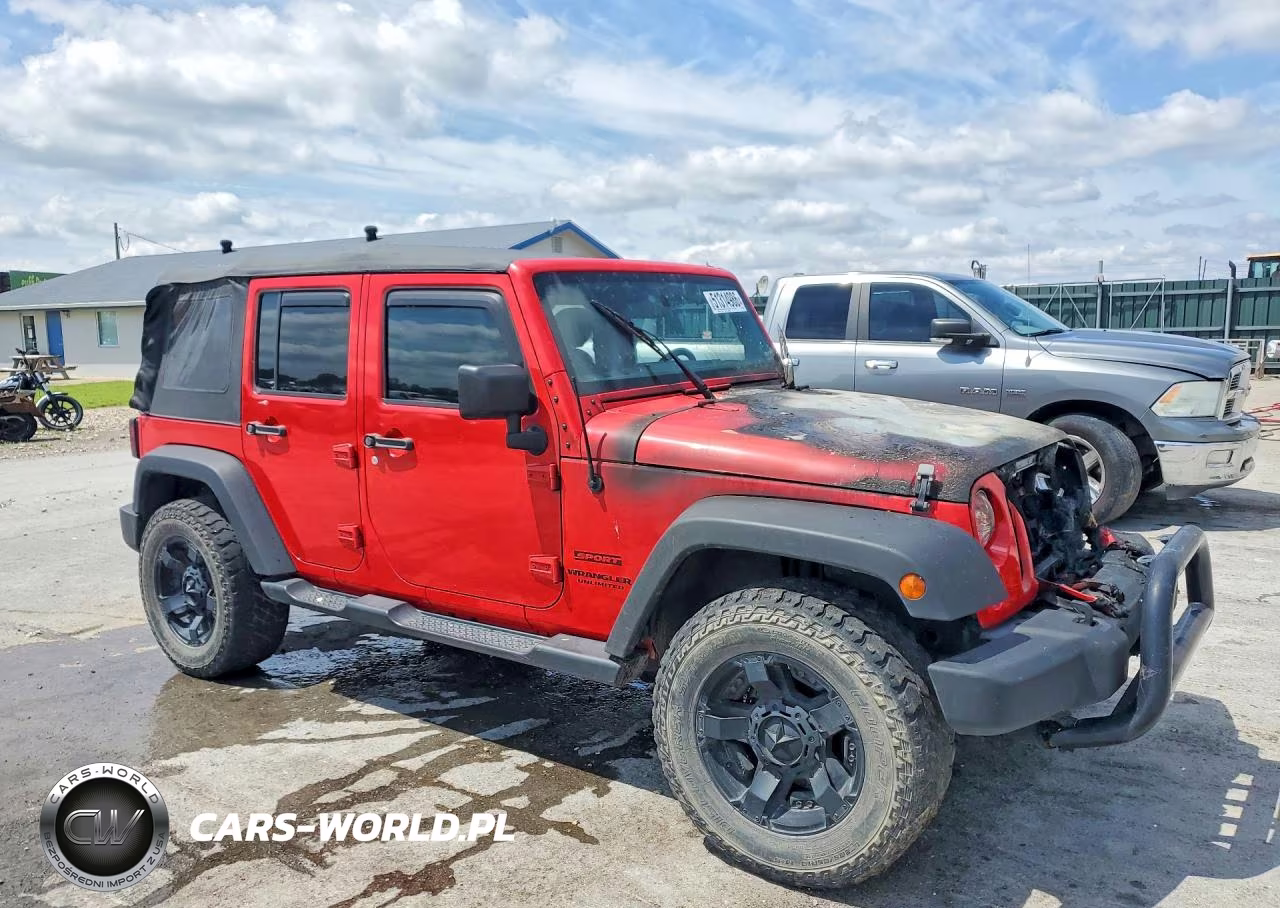 2016 Jeep Wrangler Unlimited Sport VIN:1C4BJWDG0GL116520 - 4