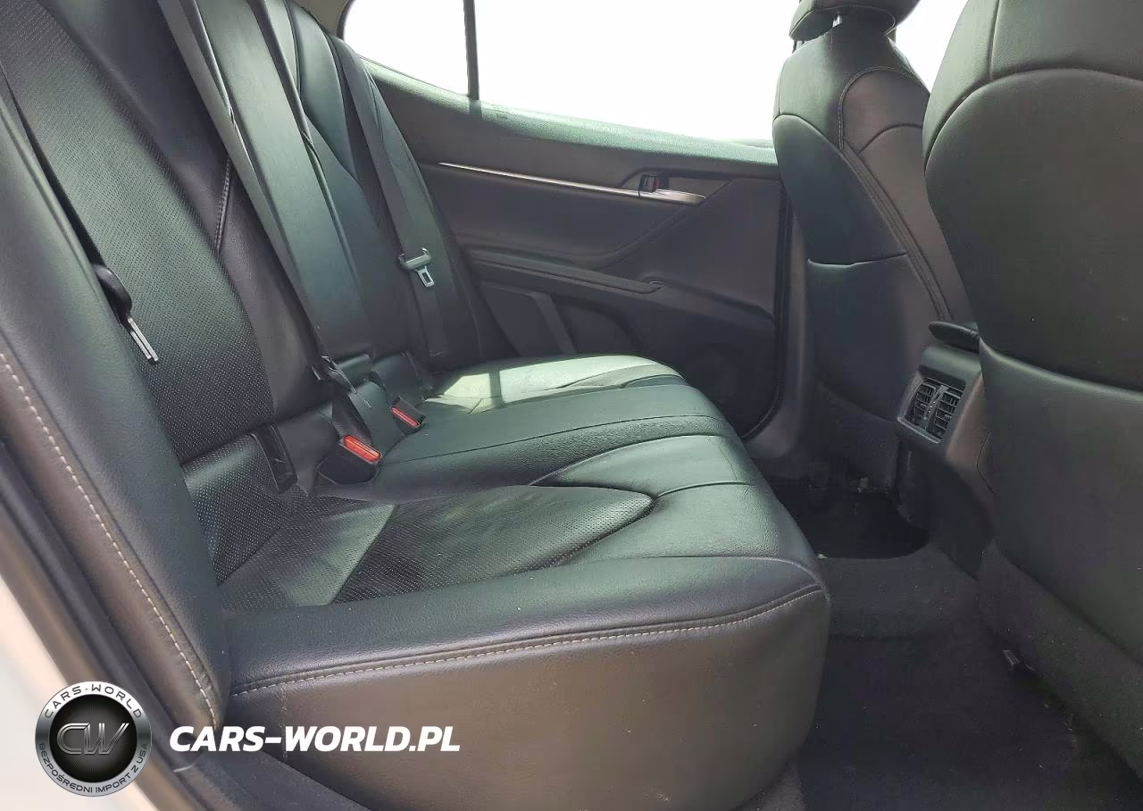 2018 Toyota Camry Xse VIN:4T1B61HK3JU644732 - 10