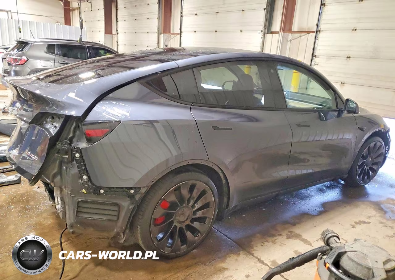 2020 Tesla Model Y VIN:5YJYGDEF3LF001457 - 3