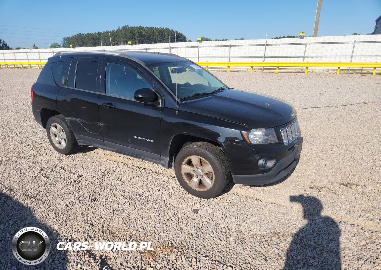 2016 Jeep Compass Latitude VIN:1C4NJCEA2GD769267 - 4