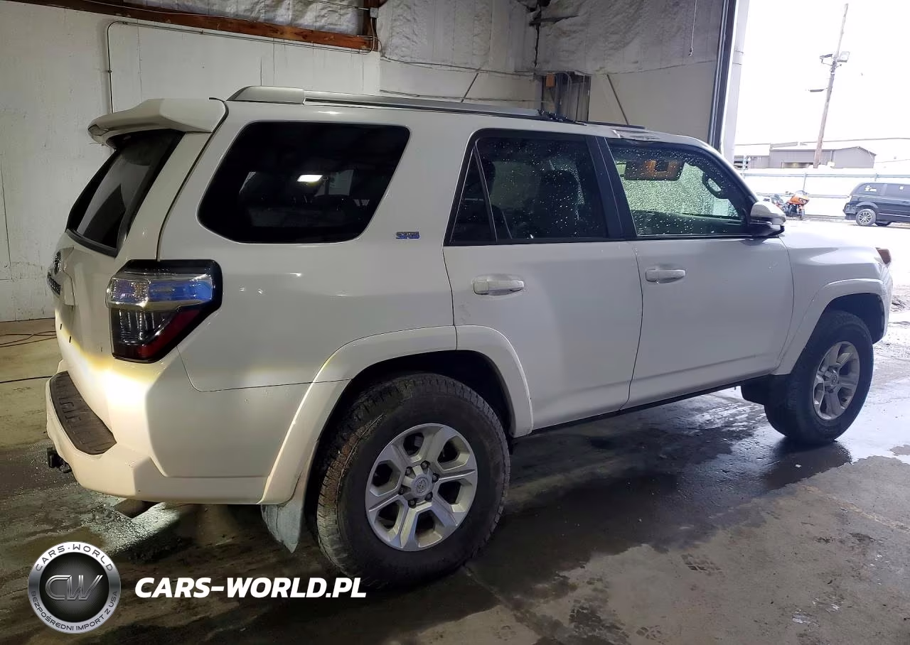 2015 Toyota 4Runner VIN:JTEBU5JR0F5253544 - 3