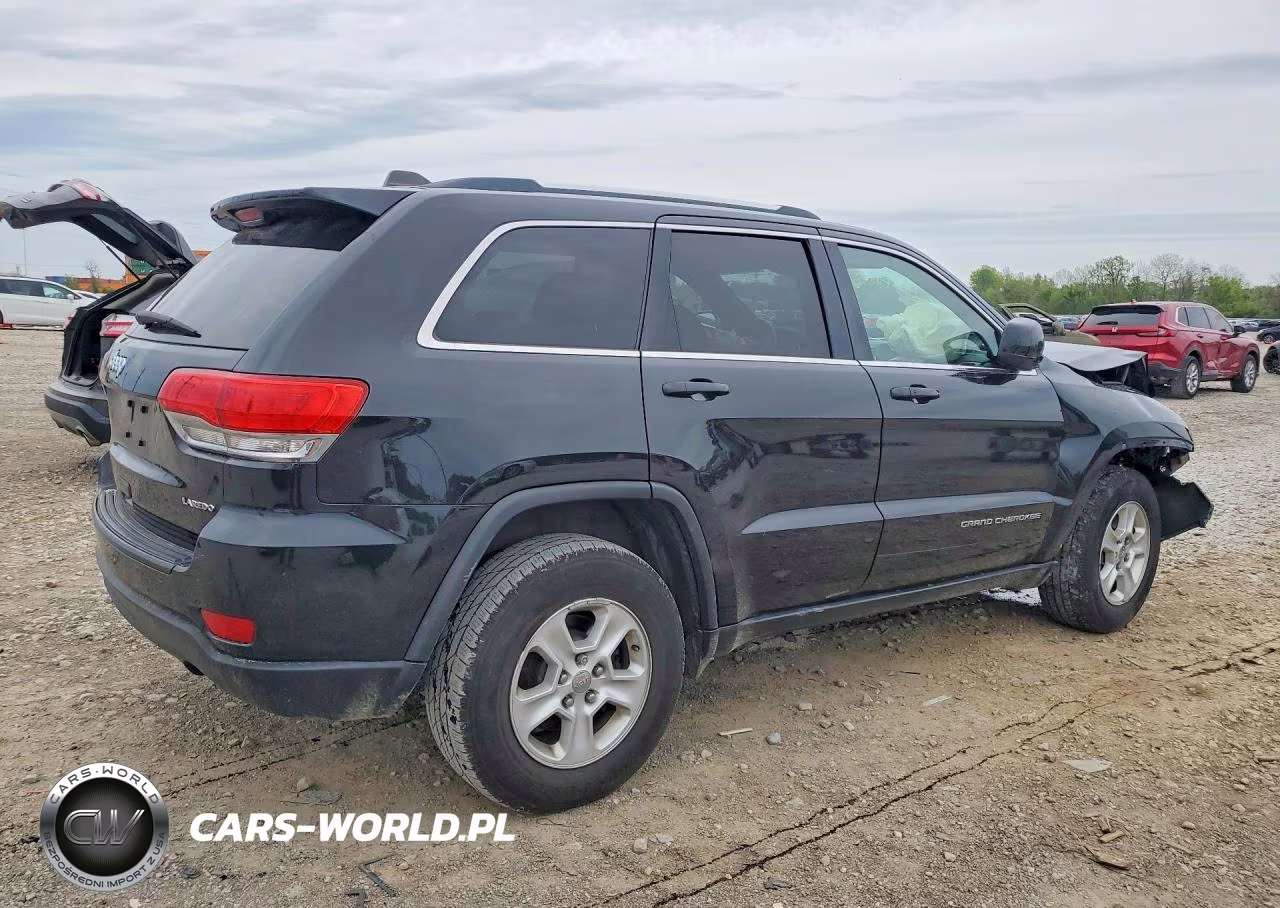 2015 Jeep Grand Cherokee Laredo VIN:1C4RJFAG3FC157614 - 3