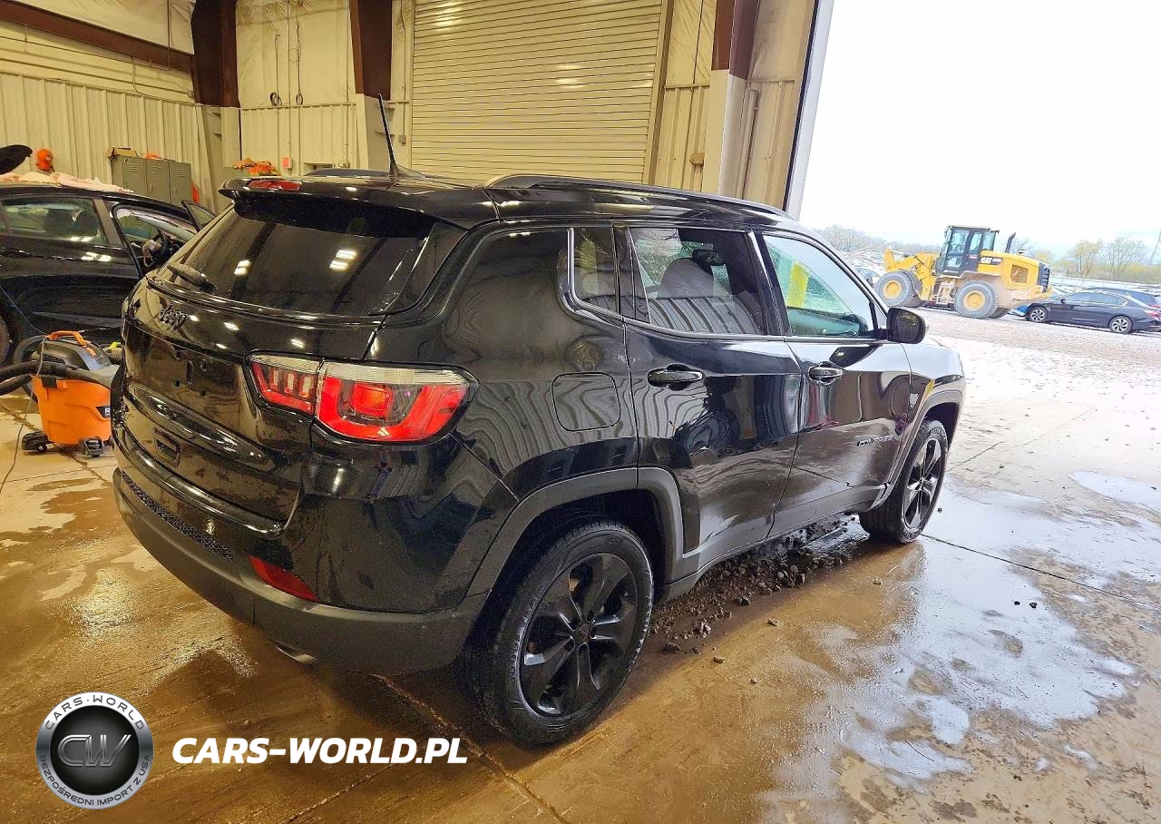 2018 Jeep Compass Latitude VIN:3C4NJDBB7JT453903 - 3