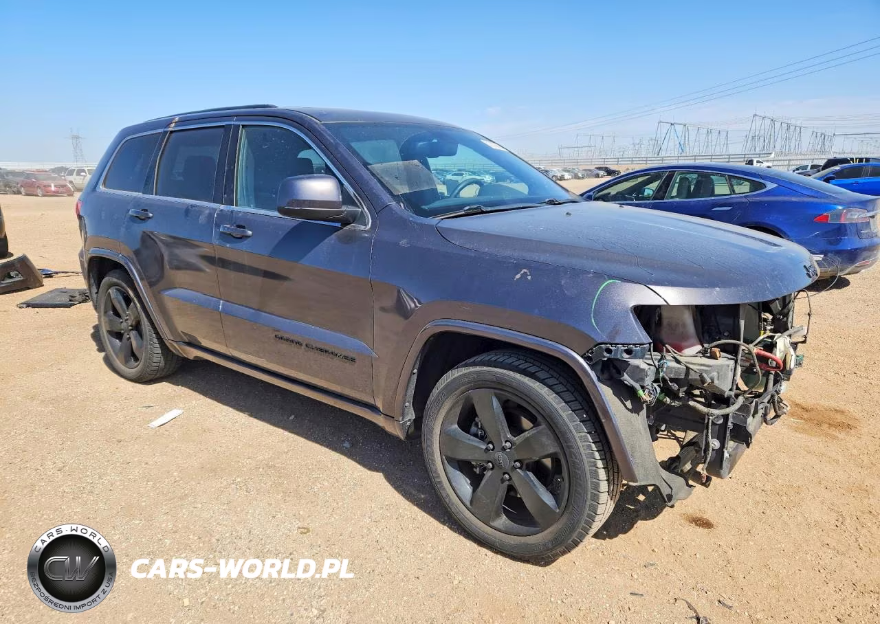 2015 Jeep Grand Cherokee Laredo VIN:1C4RJEAG3FC713639 - 4