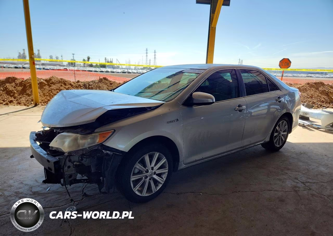 2012 Toyota Camry Hybrid Xle – zdjęcie 1 z 13