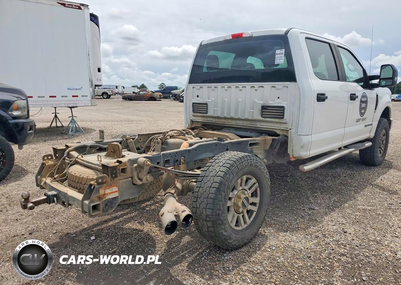2019 Ford F250 Super Duty VIN:1FT7W2BTXKEC74120 - 3