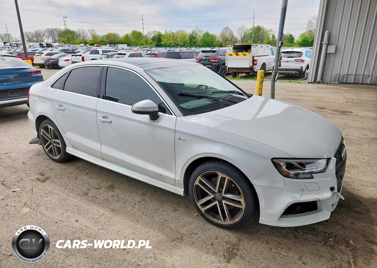 2018 Audi A3 Premium Plus VIN:WAUJ8GFF7J1017968 - 4