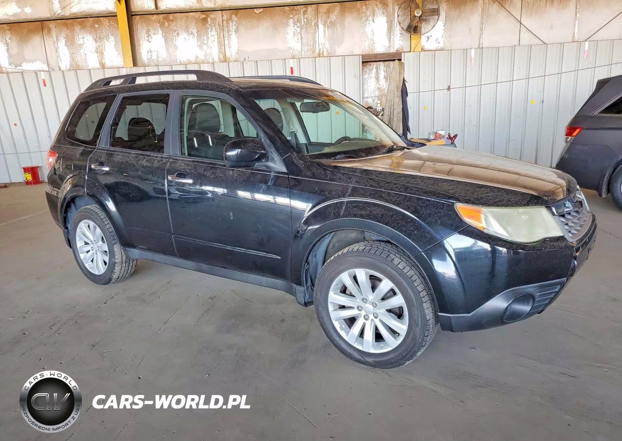 2013 Subaru Forester 2.5X Premium VIN:JF2SHADCXDH425181 - 4