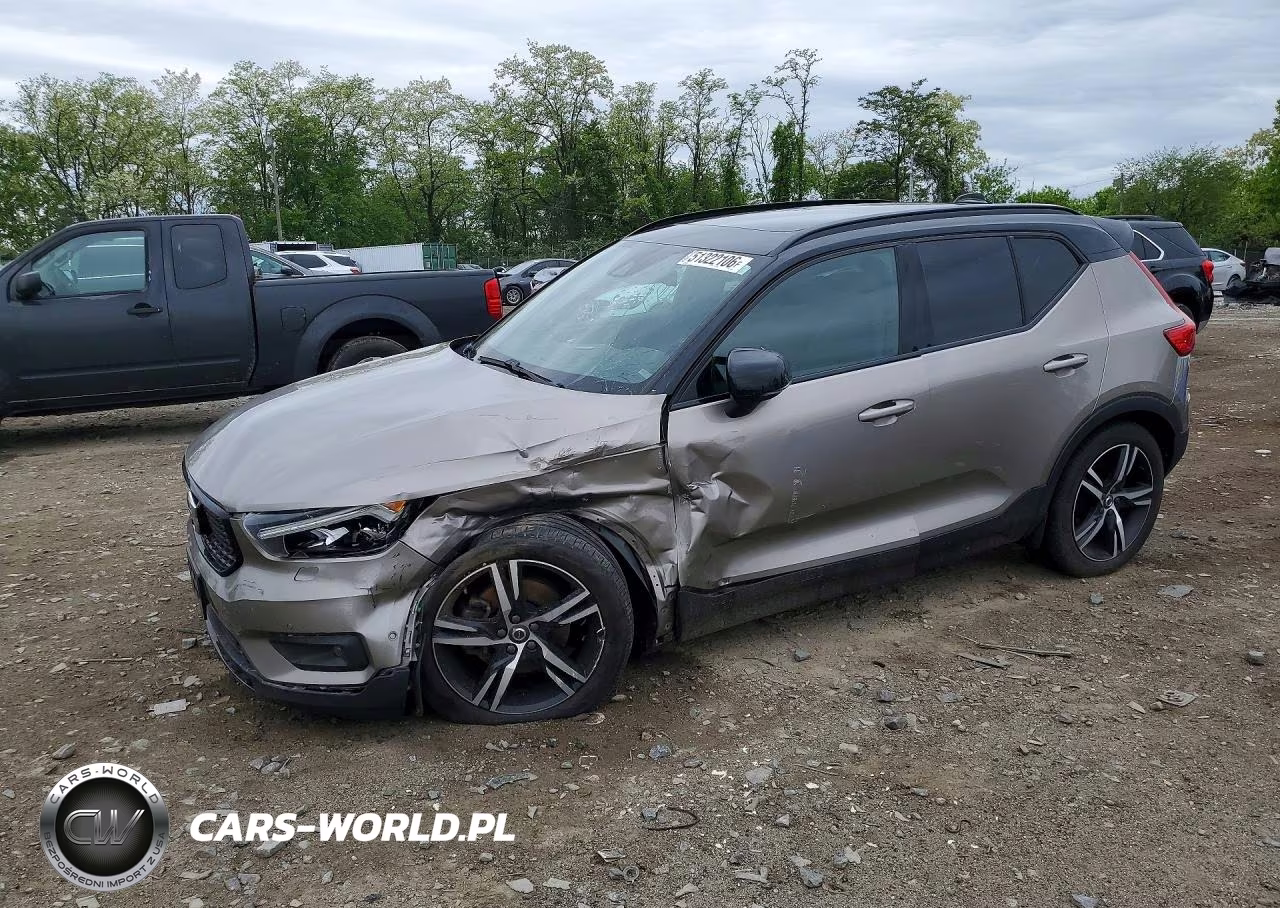 2022 Volvo Xc40 T5 R-Design