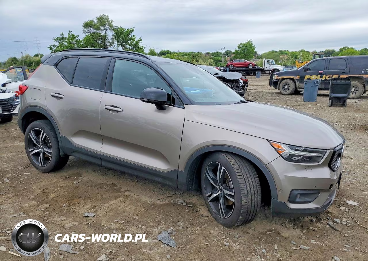 2022 Volvo Xc40 T5 R-Design VIN:YV4162UM1N2701215 - 4