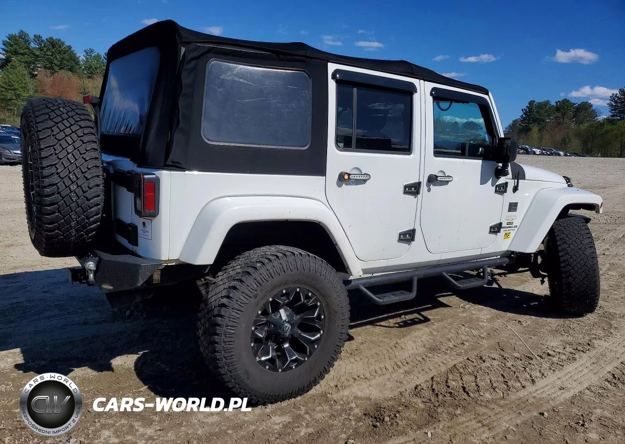 2015 Jeep Wrangler Unlimited Sahara VIN:1C4BJWEG3FL646770 - 3