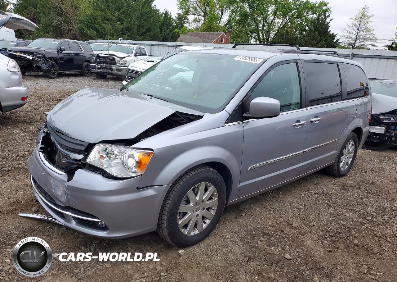 2015 Chrysler Town & Country Touring – zdjęcie 1 z 13