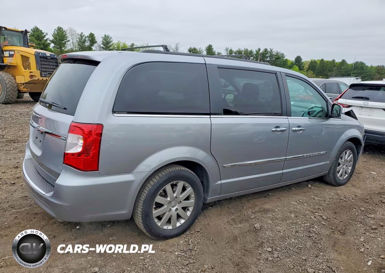 2015 Chrysler Town & Country Touring VIN:2C4RC1BG8FR602349 - 3