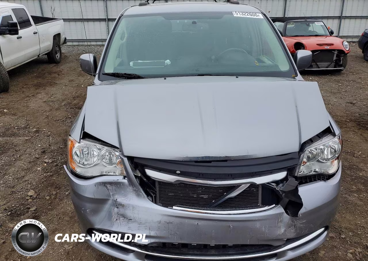 2015 Chrysler Town & Country Touring VIN:2C4RC1BG8FR602349 - 5