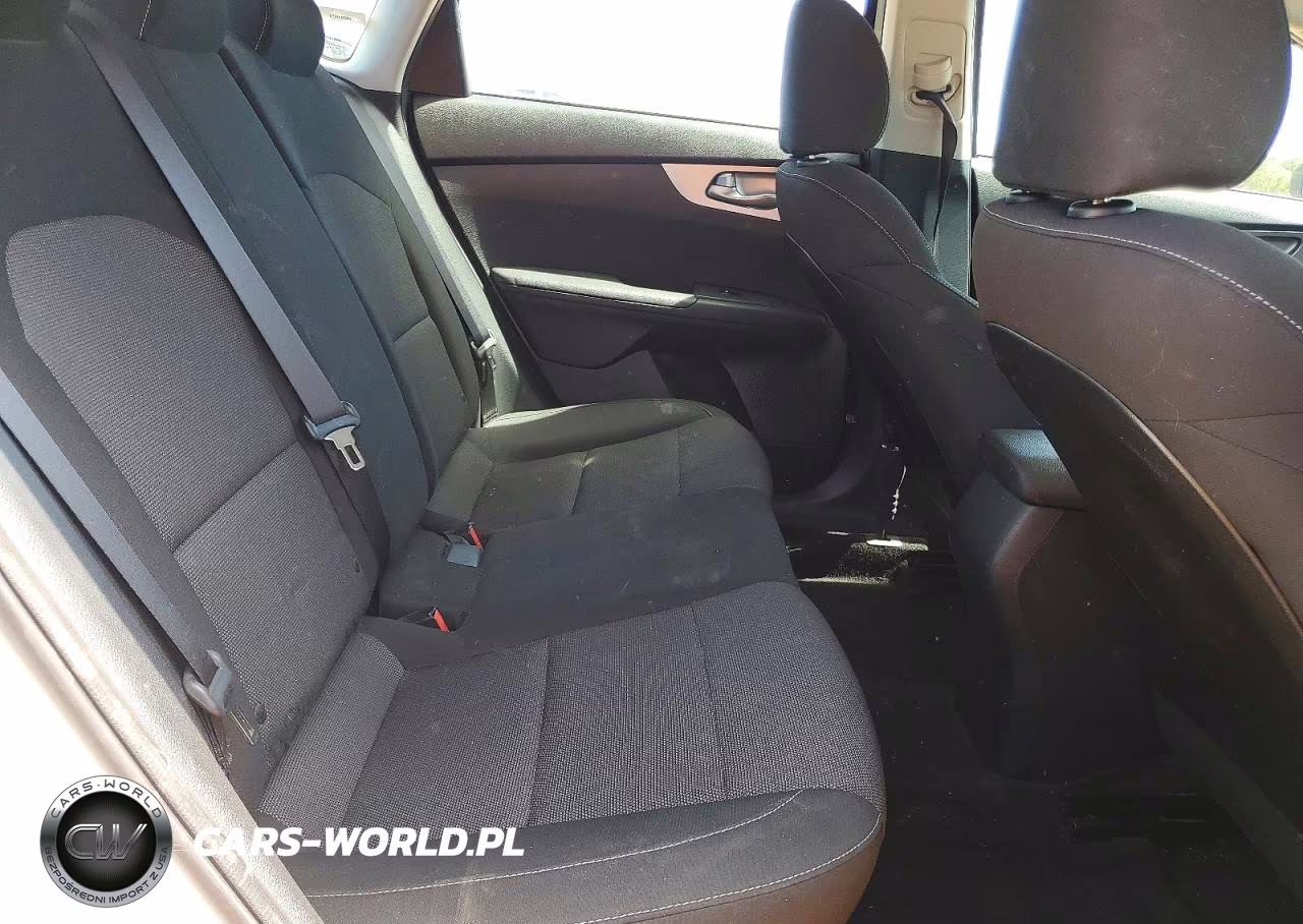 2022 Kia Forte Lxs VIN:3KPF24AD5NE467359 - 10