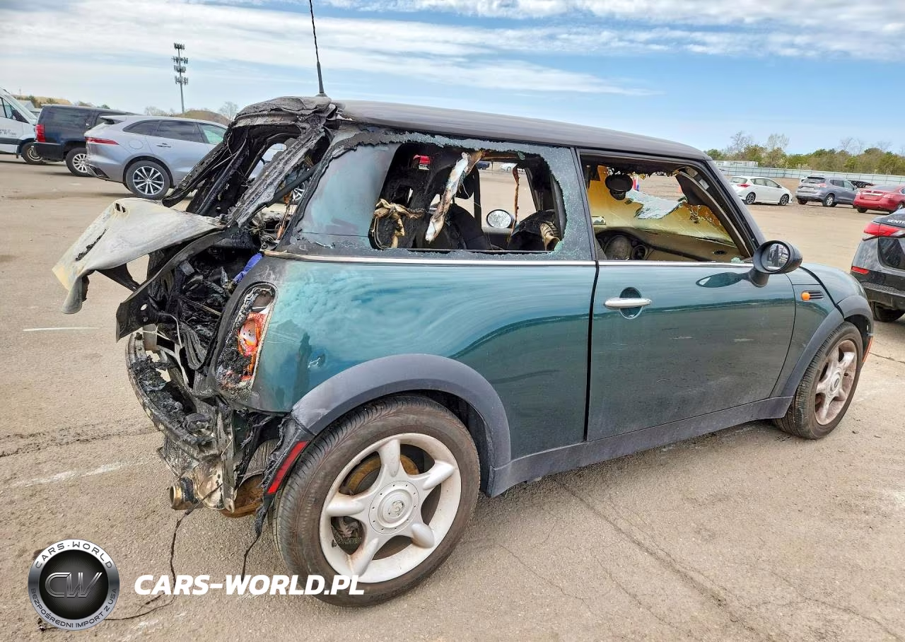 2003 Mini Cooper VIN:WMWRC334X3TJ52768 - 3