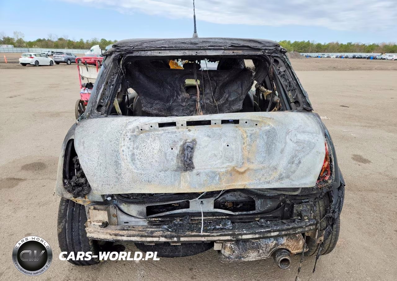 2003 Mini Cooper VIN:WMWRC334X3TJ52768 - 6