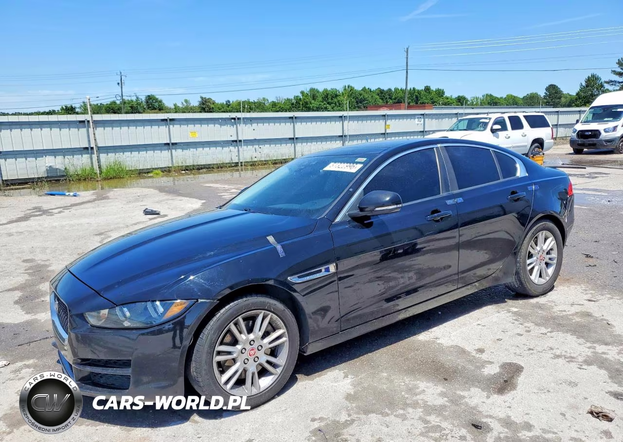 2017 Jaguar Xe Premium