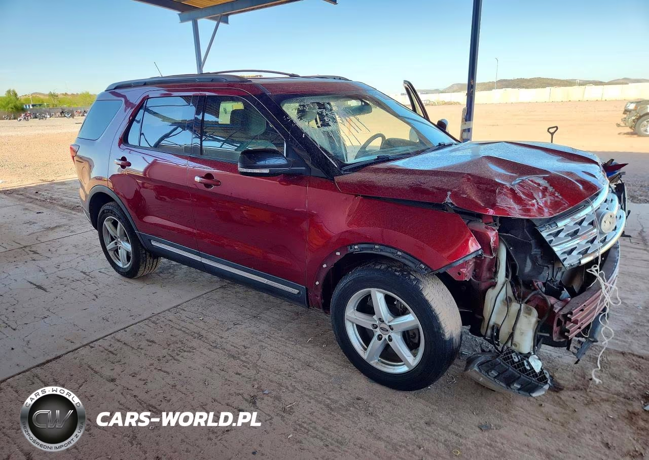 2018 Ford Explorer Xlt VIN:1FM5K7D89JGC49135 - 4