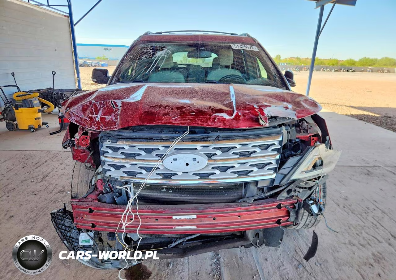 2018 Ford Explorer Xlt VIN:1FM5K7D89JGC49135 - 5