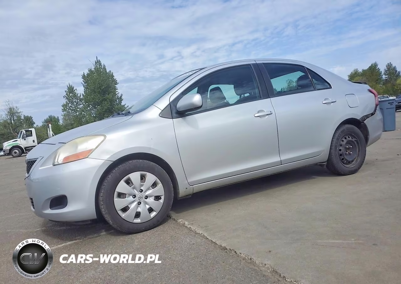 2011 Toyota Yaris Base