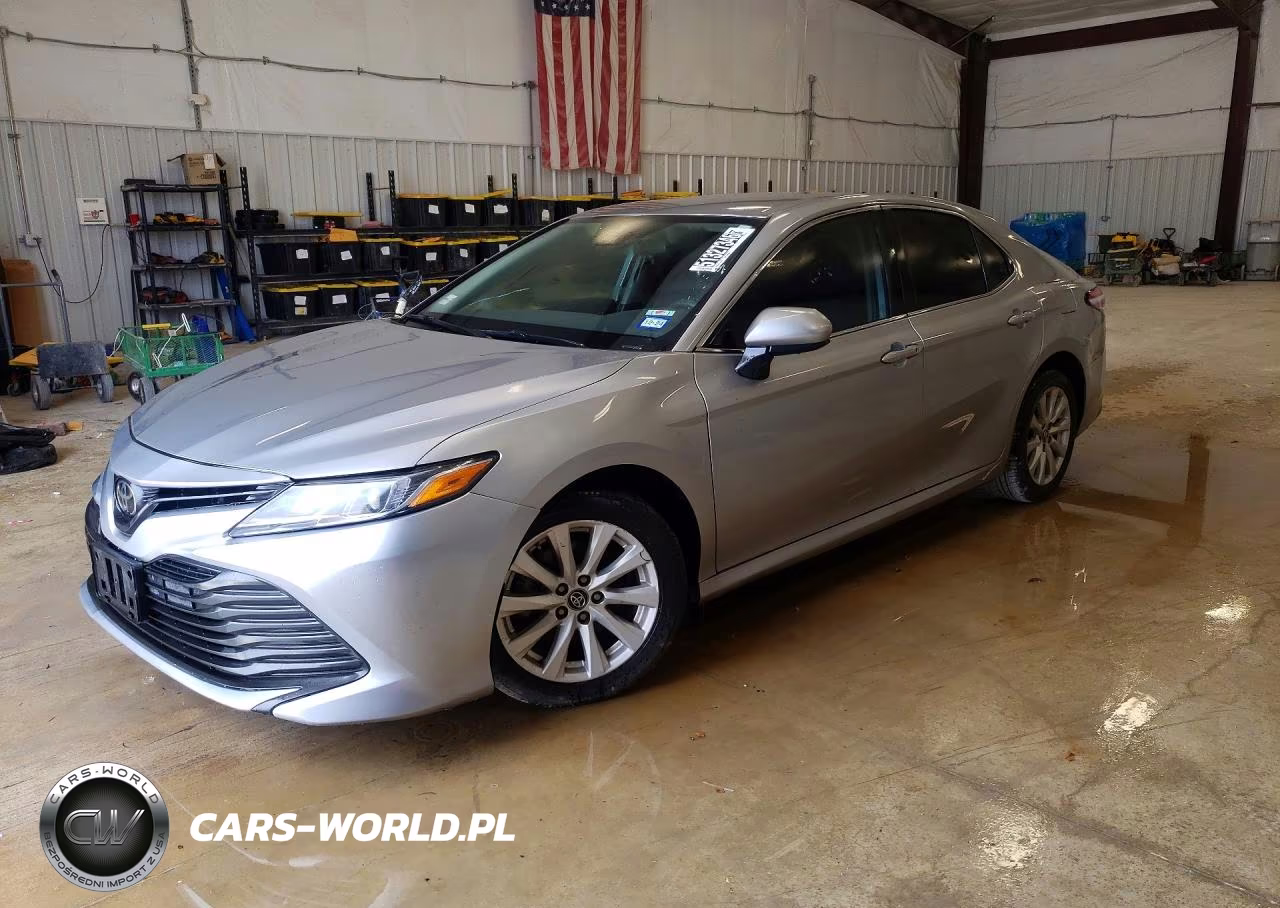 2019 Toyota Camry Le – zdjęcie 1 z 12