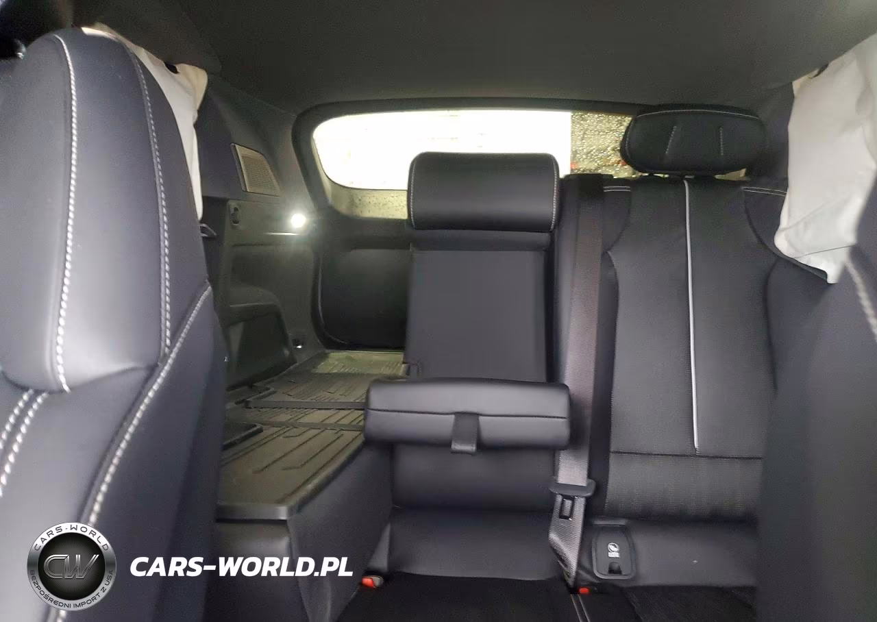 2025 Cadillac Optiq Luxury VIN:3GYK3DMR5SS266717 - 10