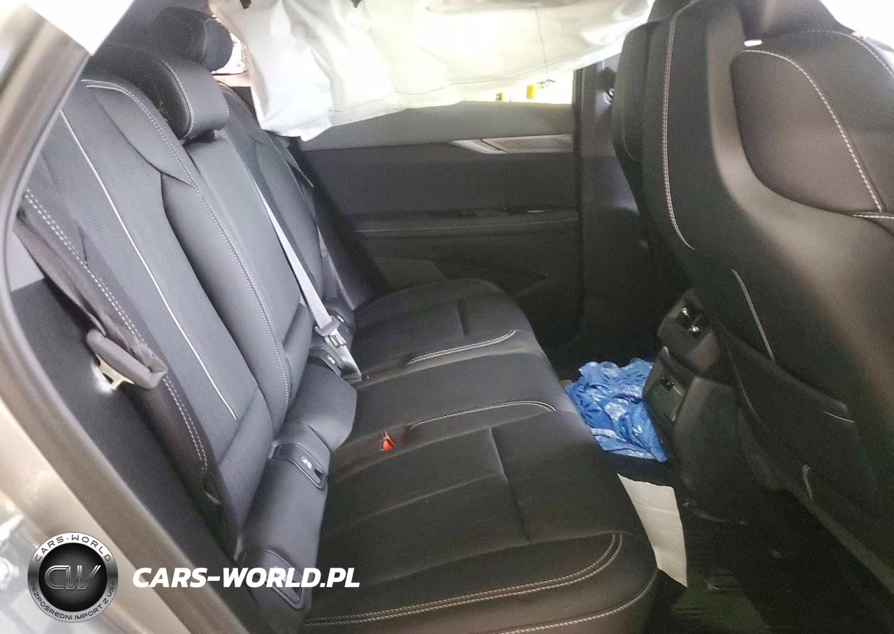 2025 Cadillac Optiq Luxury VIN:3GYK3DMR5SS266717 - 11