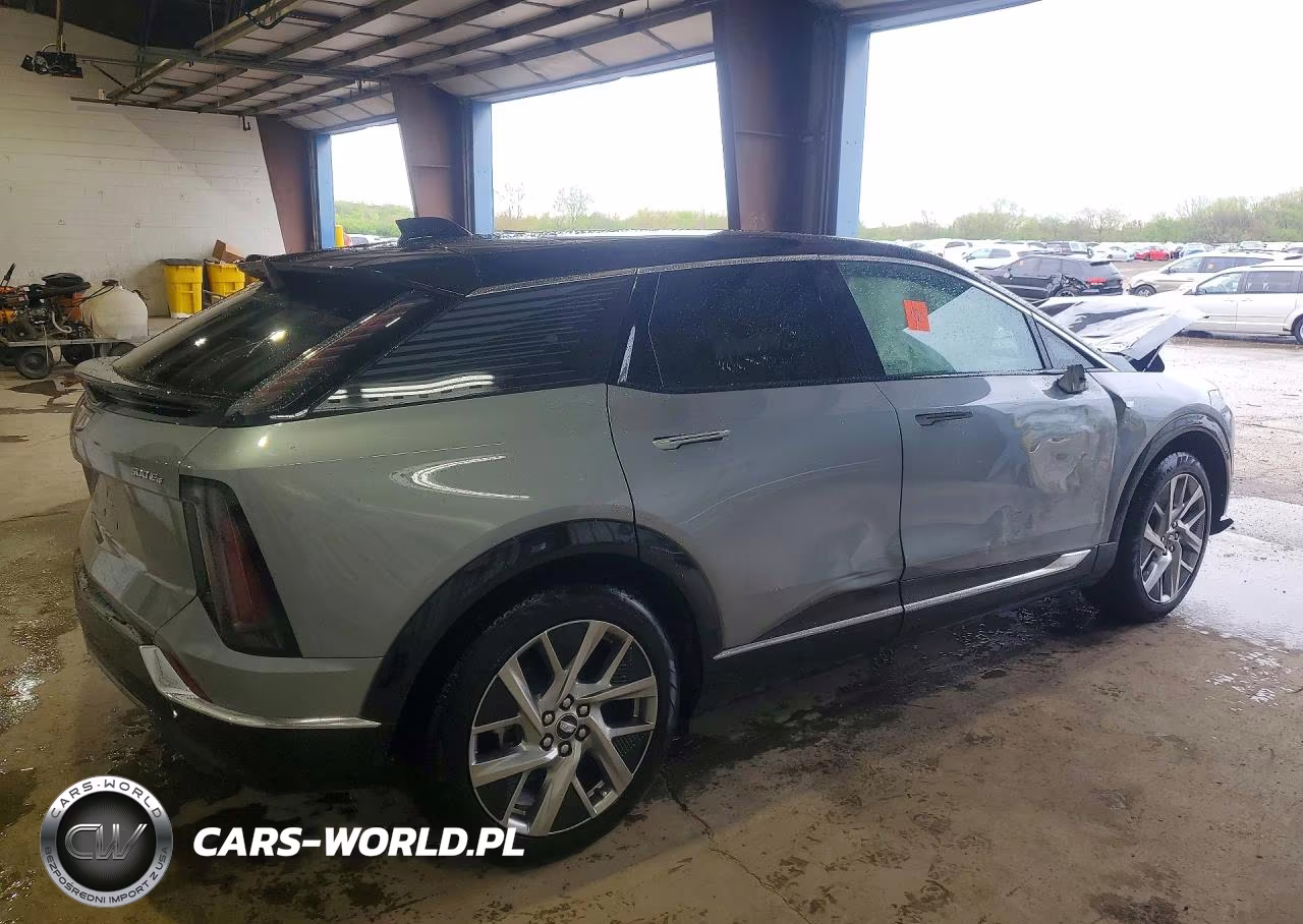 2025 Cadillac Optiq Luxury VIN:3GYK3DMR5SS266717 - 3