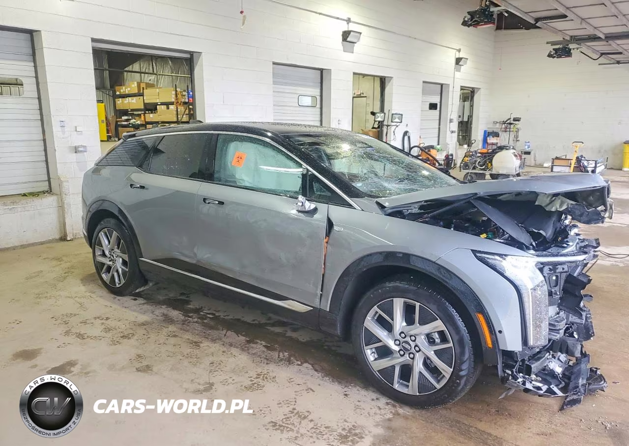 2025 Cadillac Optiq Luxury VIN:3GYK3DMR5SS266717 - 4